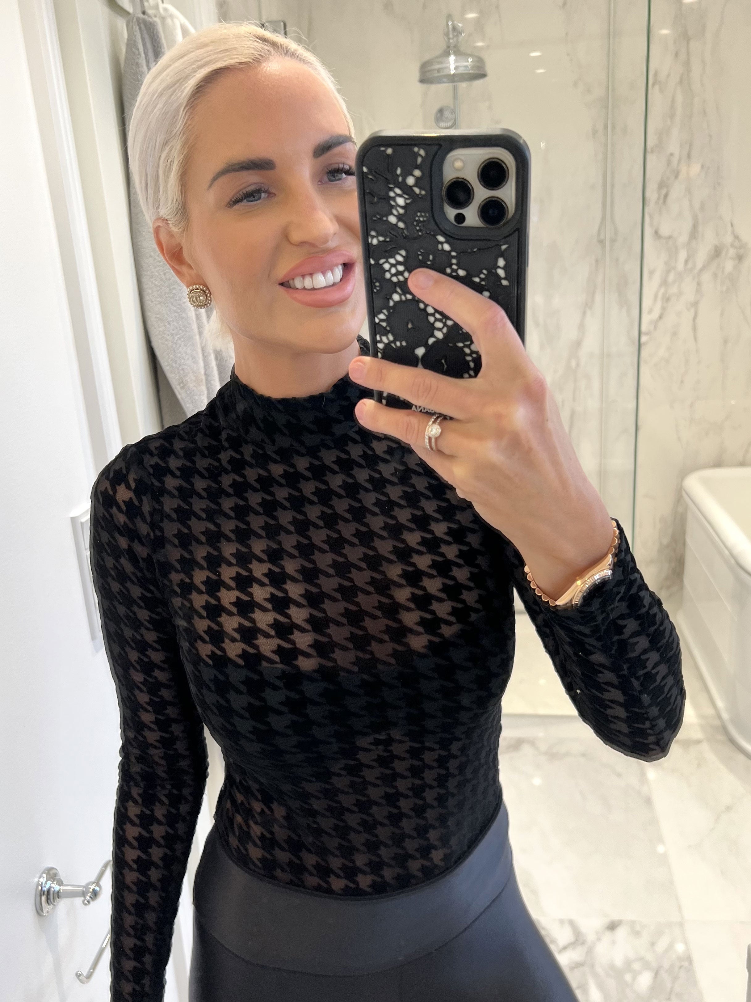 Liva - Blød mesh top med hanefjedstern